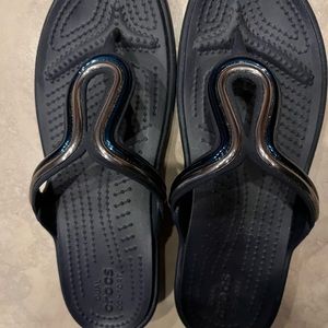 Womens Crocs “Sanrah” navy blue flip flop size 8